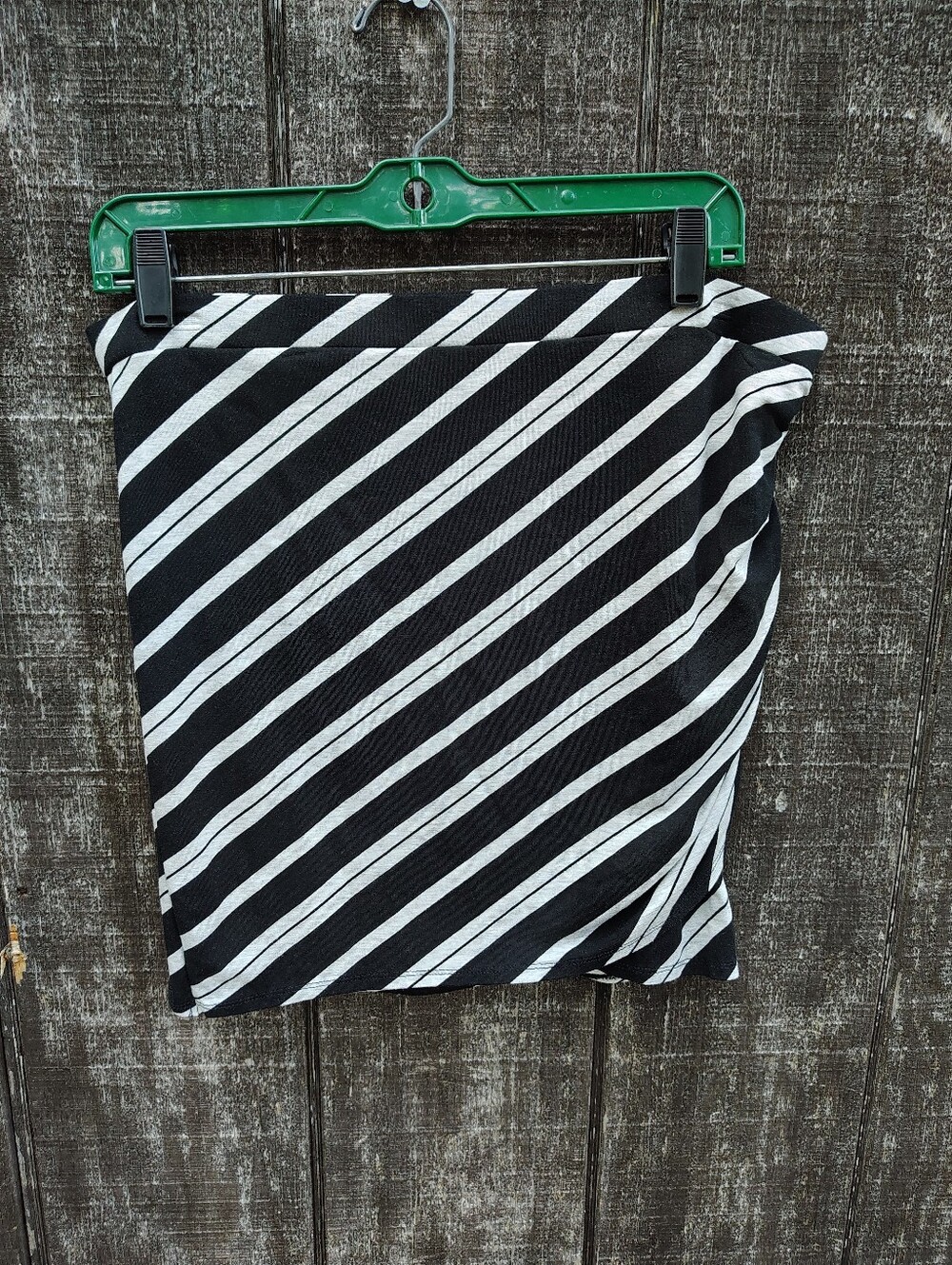Victoria's Secret Black and White Diagonal Stripe Skirt - Picture 1 of 4